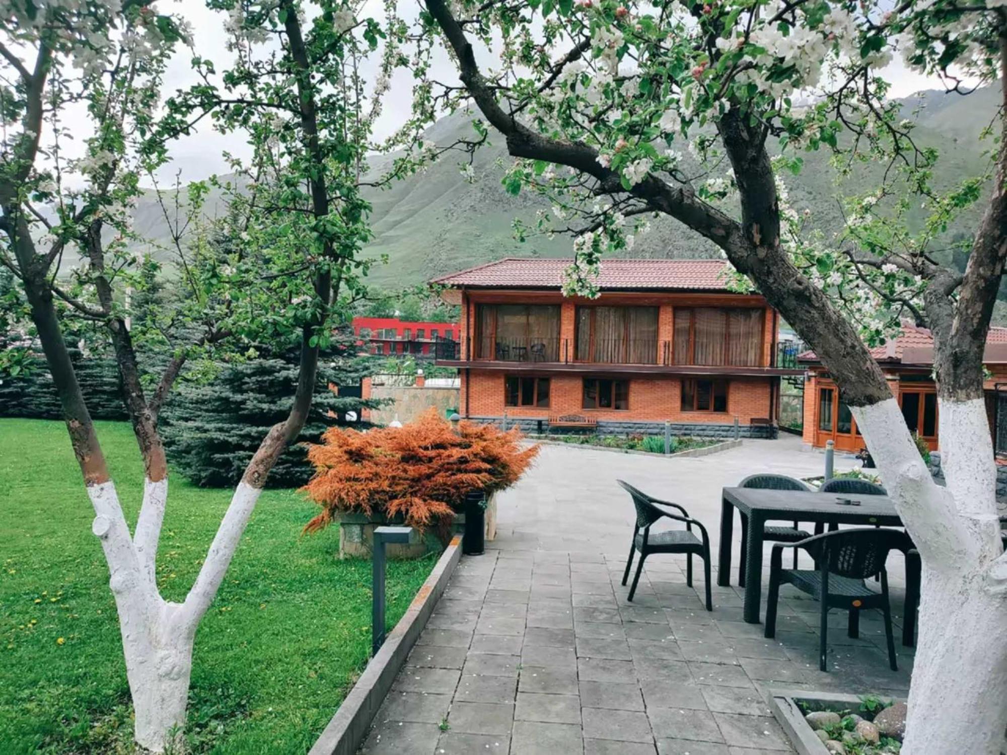Vardisubani Villa Kazbegi Extérieur photo